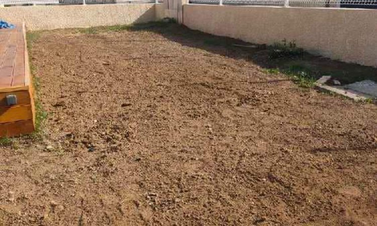 Pose de 130m² de gazon en rouleaux à Tournon-sur-Rhône